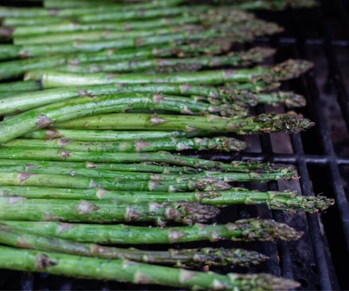 Easiest Grilled Asparagus Recipe - Everyday Eileen